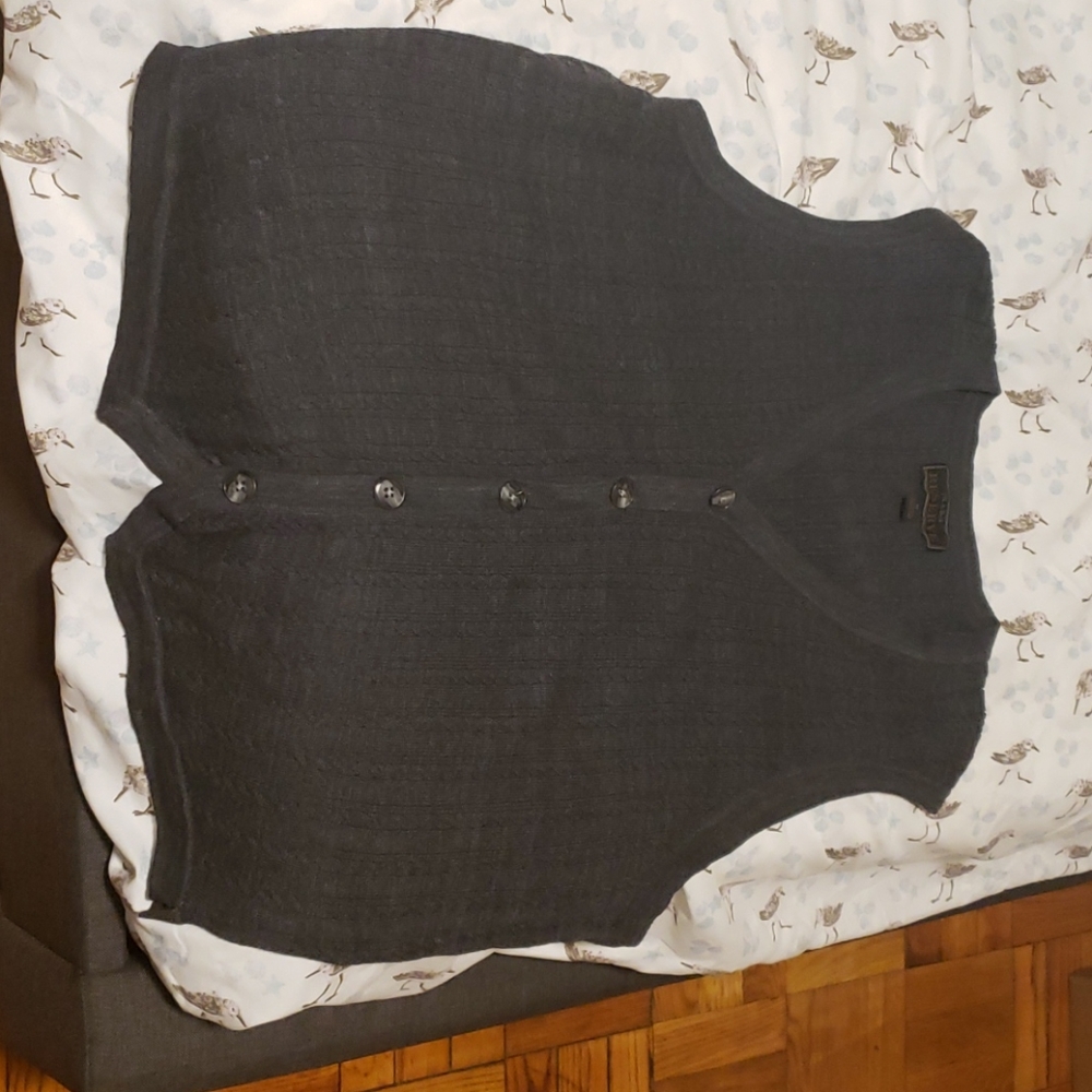 JosABank Reserve Fall Vest